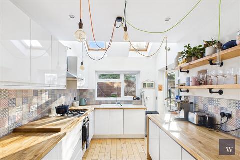 4 bedroom terraced house for sale, Besley Street, London, SW16