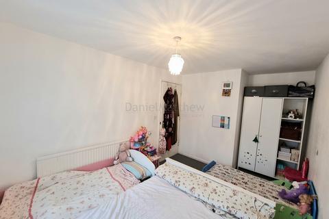 2 bedroom flat for sale, Daviot Street, Cardiff, CF24