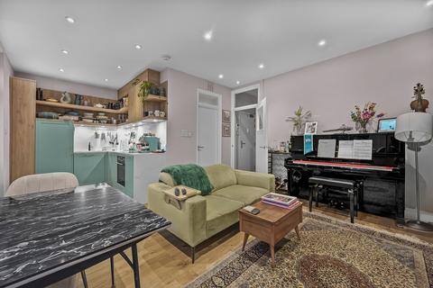 2 bedroom apartment for sale, Oval Road, London, NW1