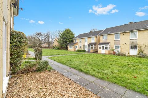 3 bedroom terraced house to rent, Hakeburn Road, Cirencester, Gloucestershire, GL7
