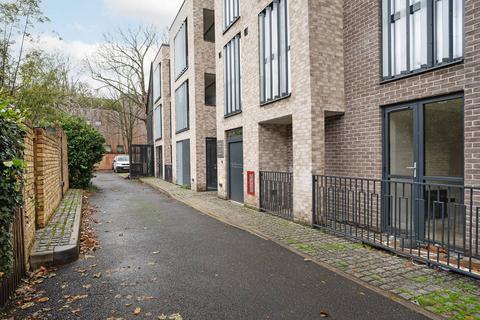 1 bedroom flat to rent, Rowe Lane, Hackney, London, E9