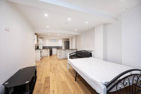 1 bedroom flat to rent, Geldeston Road, Clapton, London, E5