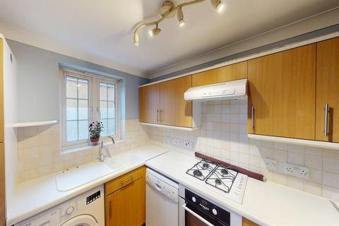 2 bedroom terraced house to rent, Fairmeads, Loughton, IG10