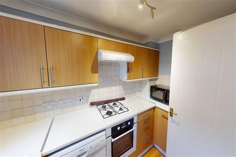 2 bedroom terraced house to rent, Fairmeads, Loughton, IG10