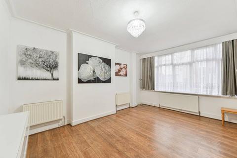 5 bedroom terraced house to rent, Oaklands Avenue, Thornton Heath, CR7