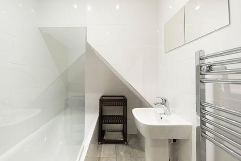 undefined, Kingston Road, London SW20