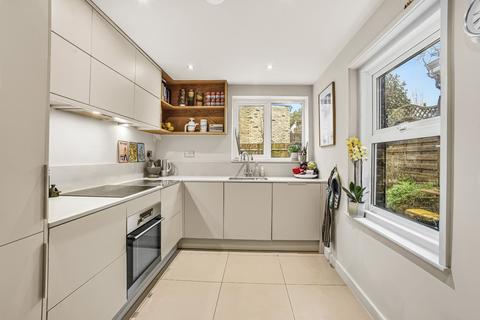 4 bedroom terraced house for sale, Bournemouth Road, Kent CT19