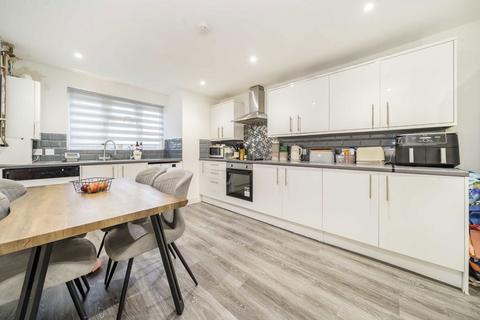 3 bedroom terraced house to rent, Pulford Road, London N15