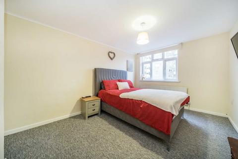 3 bedroom terraced house to rent, Pulford Road, London N15