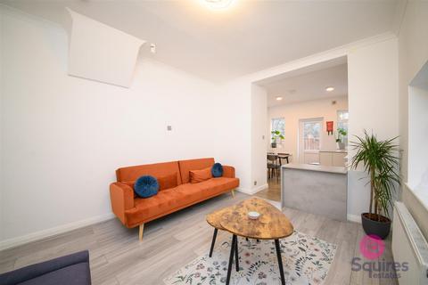 2 bedroom flat for sale, Squires Lane, Finchley, London