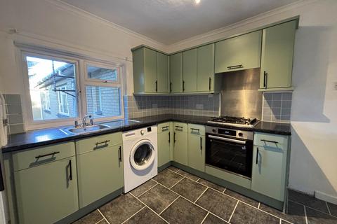 2 bedroom apartment to rent, BH9 WARWICK COURT, Richmond Park Road, Bournemouth