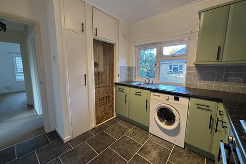 2 bedroom apartment to rent, BH9 WARWICK COURT, Richmond Park Road, Bournemouth