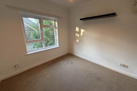 2 bedroom apartment to rent, BH9 WARWICK COURT, Richmond Park Road, Bournemouth