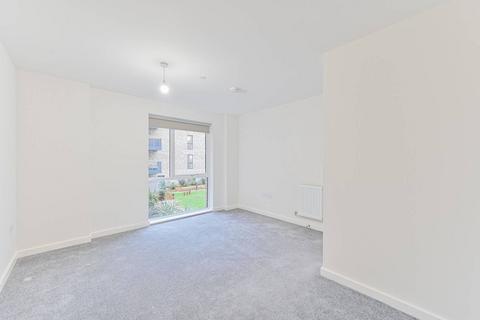 1 bedroom flat to rent, Davies House, Thamesmead, SE28