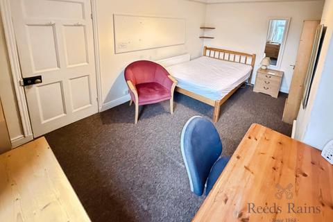 1 bedroom property to rent, Princes Road, Staffordshire ST4
