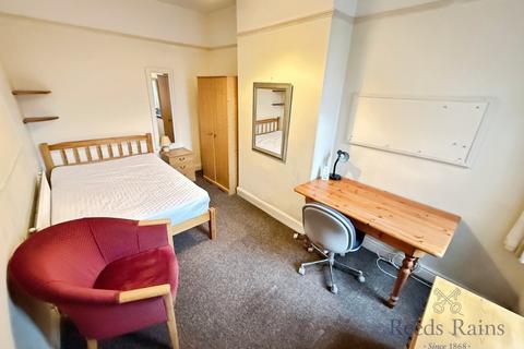 1 bedroom property to rent, Princes Road, Staffordshire ST4