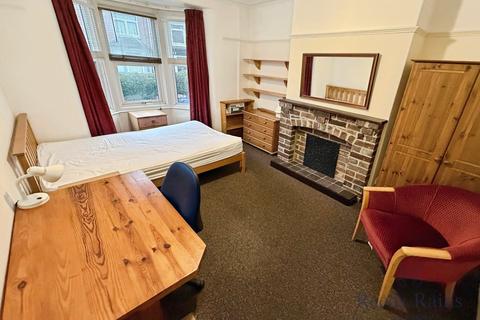 4 bedroom terraced house to rent, Princes Road, Staffordshire ST4