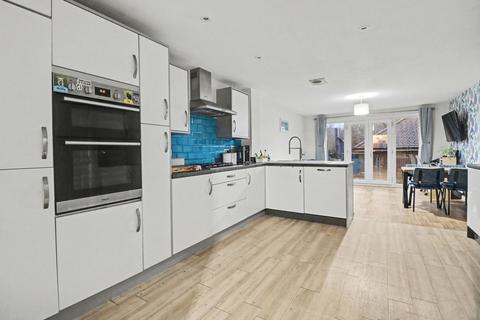 3 bedroom townhouse for sale, Mescott Meadows, Southampton SO30