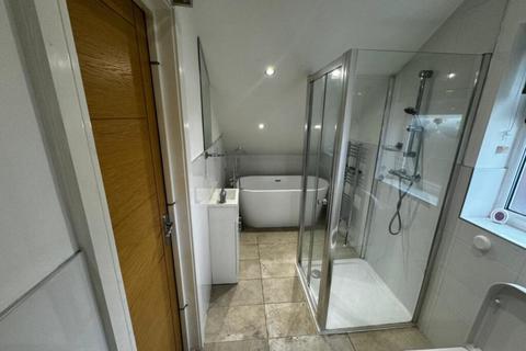 1 bedroom in a house share to rent, 57 Uxbridge Road, Stanmore