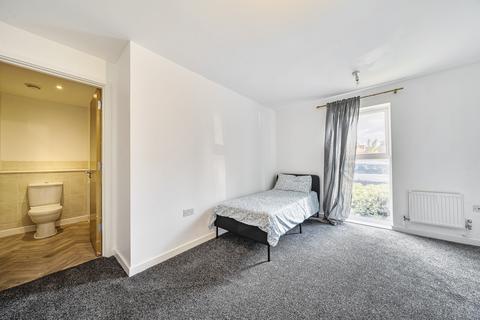 2 bedroom apartment to rent, Chandler Way, 111 Chandler Way, London