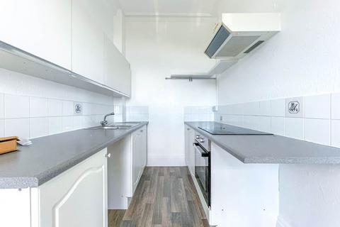 1 bedroom flat to rent, Undercliff Road, Boscombe Spa, Bournemouth