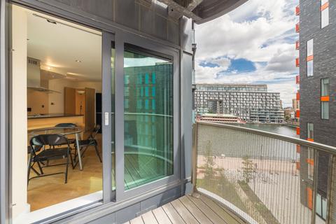 2 bedroom flat to rent, Millharbour, London E14