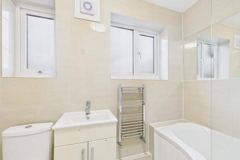2 bedroom maisonette to rent, Sunbury Road, Feltham, TW13