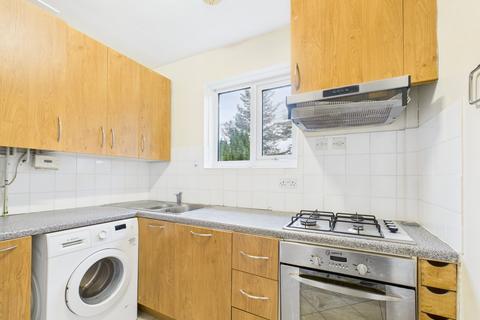 2 bedroom maisonette to rent, Sunbury Road, Feltham, TW13