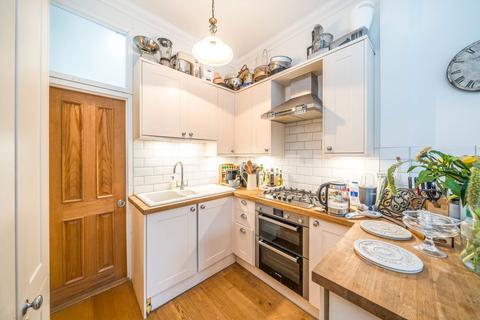 1 bedroom flat for sale, Tremadoc Road, London SW4
