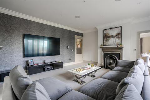 undefined, Queens Hill Rise, Ascot