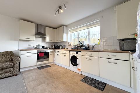2 bedroom flat to rent, Rathbone Crescent, PETERBOROUGH PE3