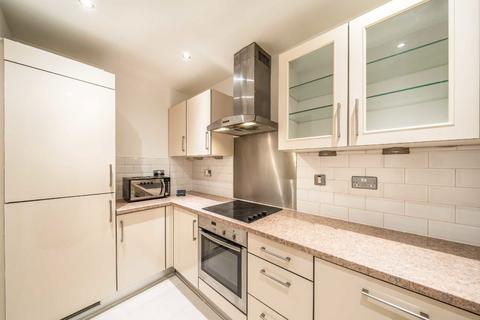 1 bedroom flat for sale, Streatham High Road, London SW16