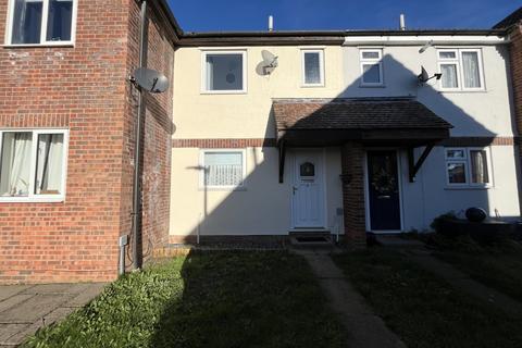 2 bedroom terraced house to rent, Galahad Close, CM0