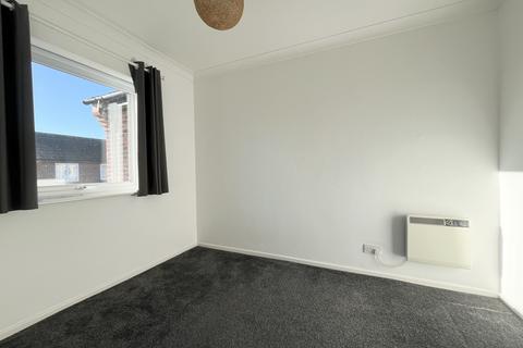 2 bedroom terraced house to rent, Galahad Close, CM0