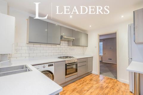2 bedroom terraced house to rent, Maplehurst Road, PO19