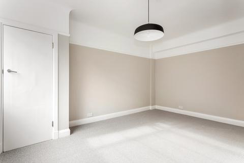 1 bedroom flat to rent, Balham High Road, London, SW17