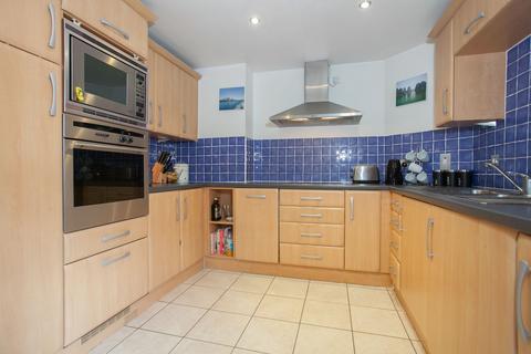 1 bedroom flat to rent, Gateway House, 2A Balham Hill, London, SW12