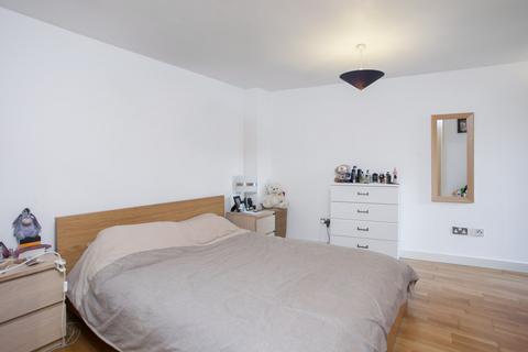 1 bedroom flat to rent, Gateway House, 2A Balham Hill, London, SW12