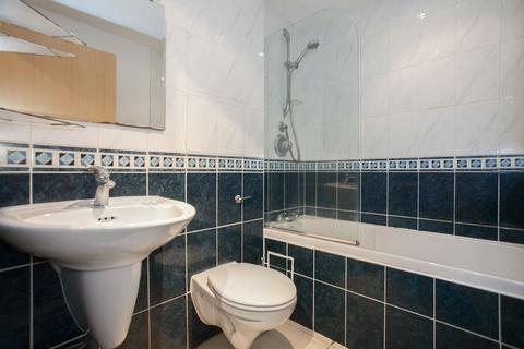 1 bedroom flat to rent, Gateway House, 2A Balham Hill, London, SW12