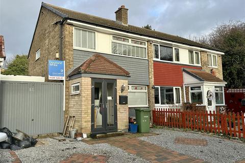 3 bedroom semi-detached house for sale, Selwyn Drive, Bishopsgarth, Stockton-On-Tees TS19 8XF