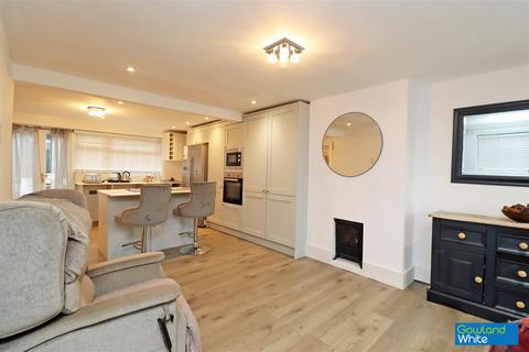 3 bedroom semi-detached house for sale, Selwyn Drive, Bishopsgarth, Stockton-On-Tees TS19 8XF