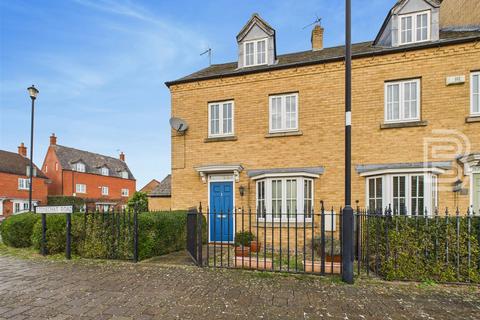 4 bedroom end of terrace house for sale, Stonechat Road, Rugby CV23