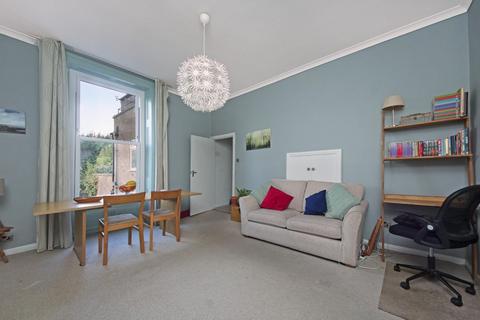 1 bedroom flat for sale, The Avenue, W13