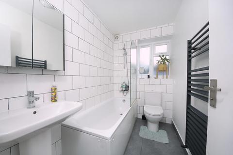 1 bedroom flat for sale, The Avenue, W13