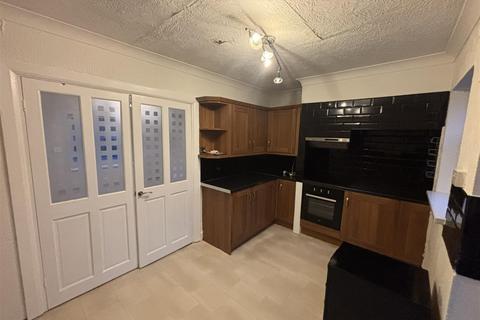 3 bedroom house to rent, Medina Road, Hull