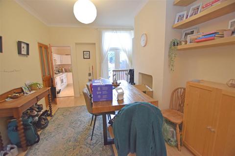 3 bedroom terraced house to rent, Arabella Street, Roath