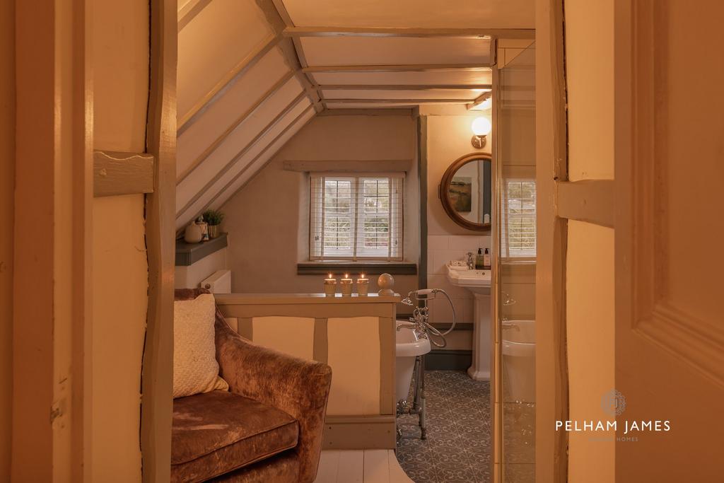 Principal En Suite, Rock Cottage, Easton On The...