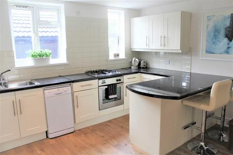2 bedroom flat to rent, Esther Road, Leytonstone