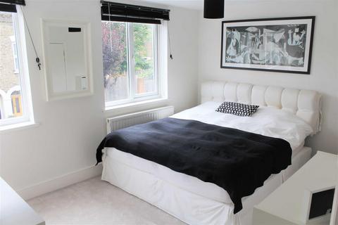 2 bedroom flat to rent, Esther Road, Leytonstone