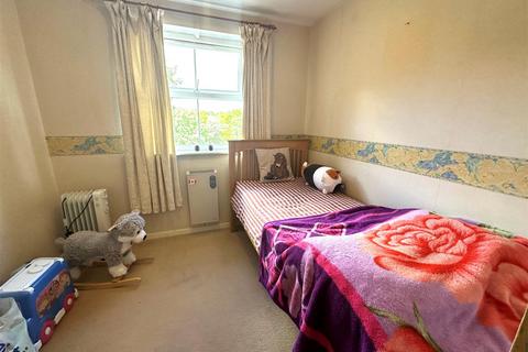 2 bedroom flat to rent, Wingate Court, Aldershot